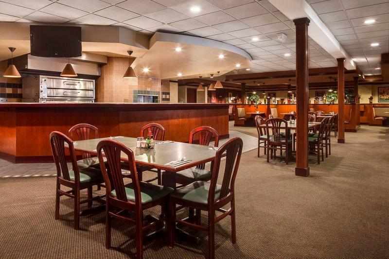 Holiday Inn Wichita East I-35 By Ihg מראה חיצוני תמונה