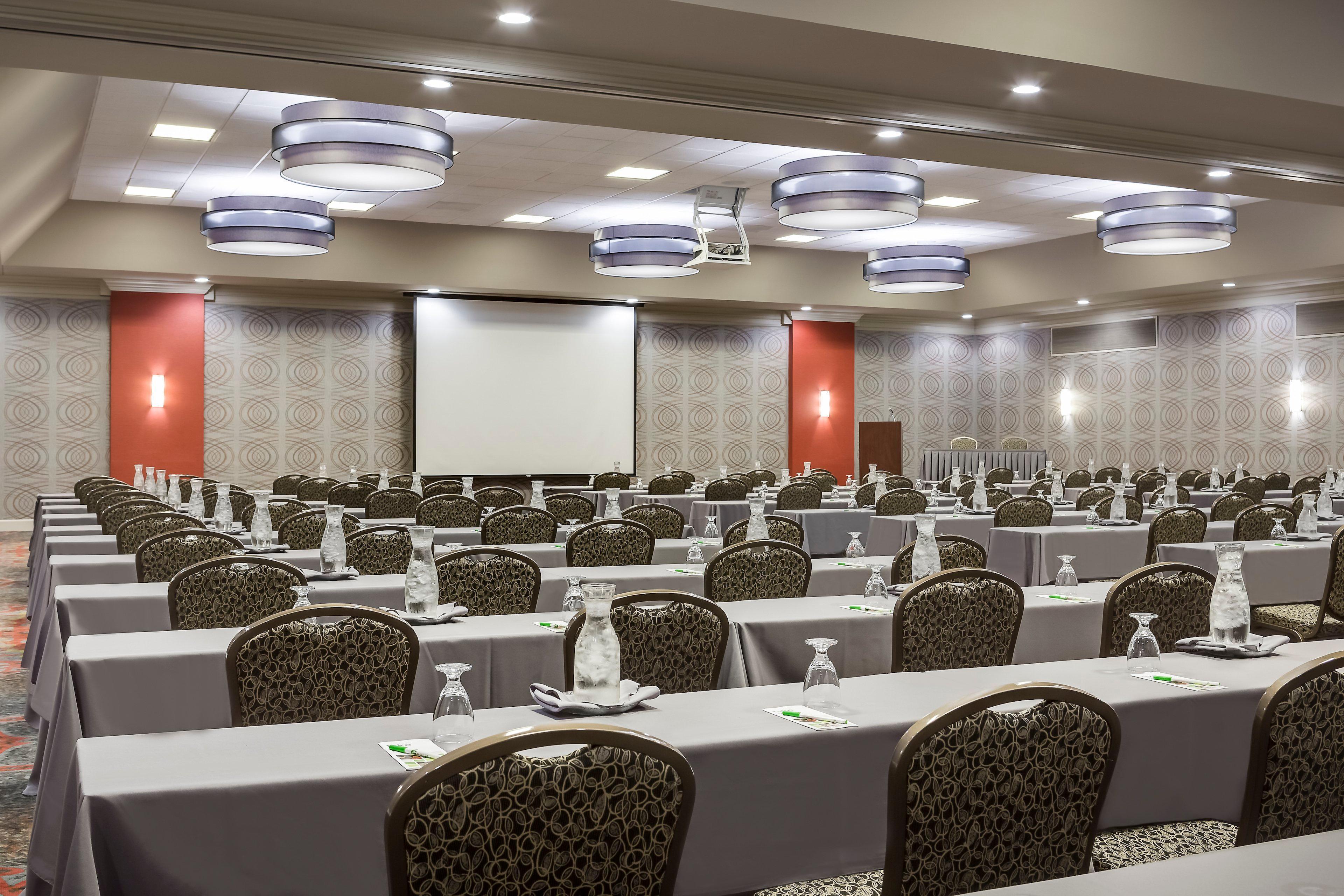 Holiday Inn Wichita East I-35 By Ihg מראה חיצוני תמונה