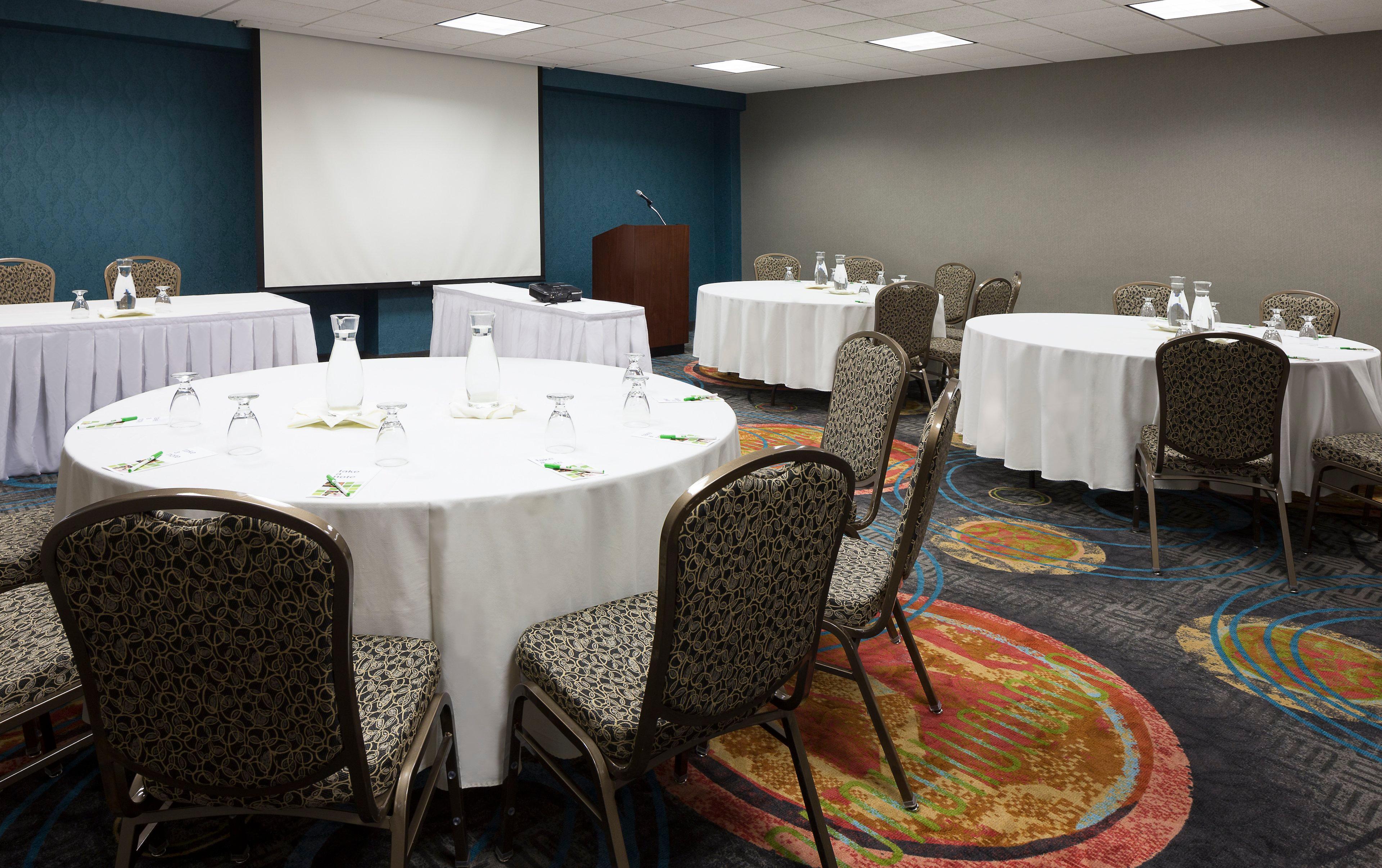 Holiday Inn Wichita East I-35 By Ihg מראה חיצוני תמונה