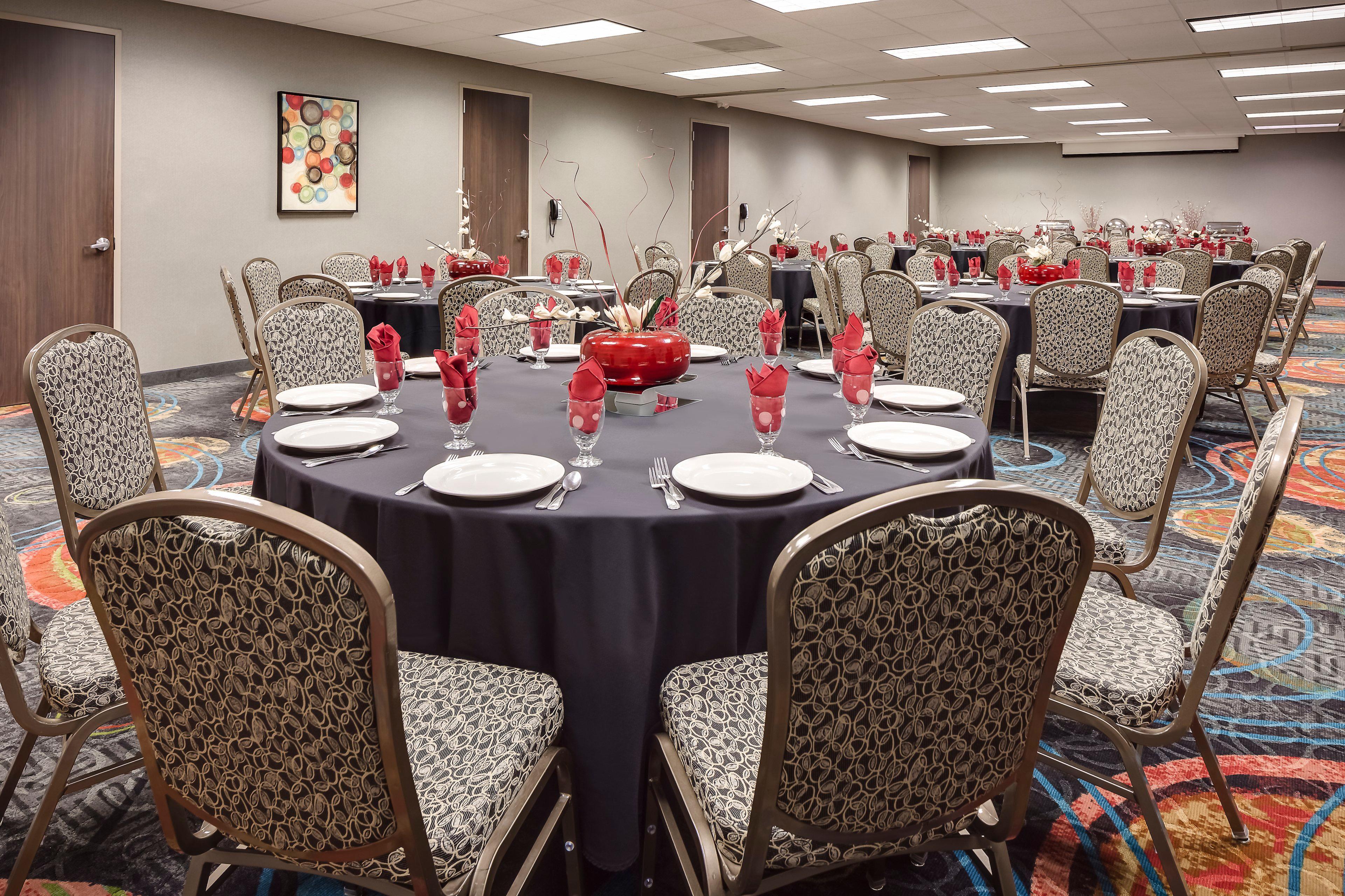 Holiday Inn Wichita East I-35 By Ihg מראה חיצוני תמונה