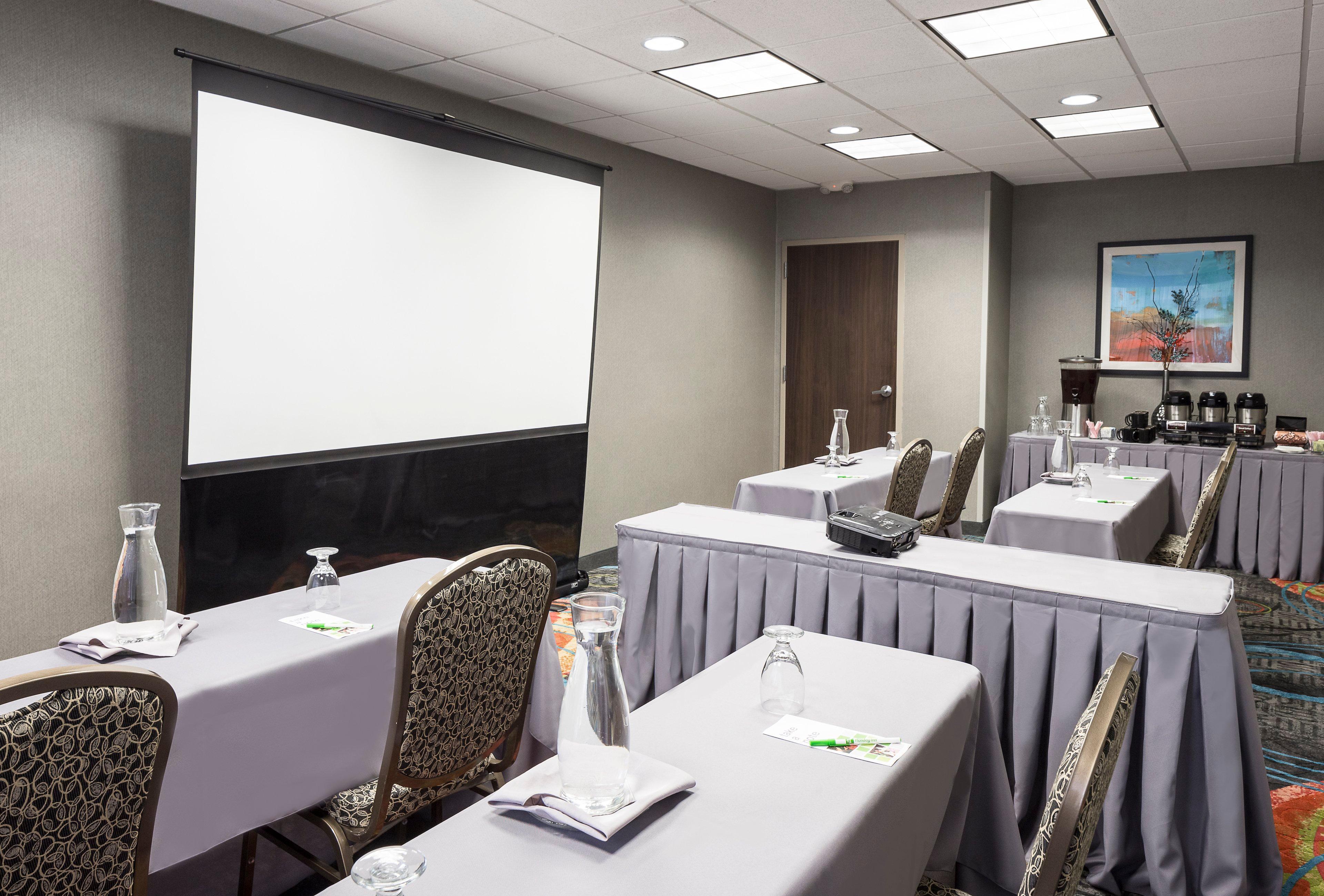 Holiday Inn Wichita East I-35 By Ihg מראה חיצוני תמונה