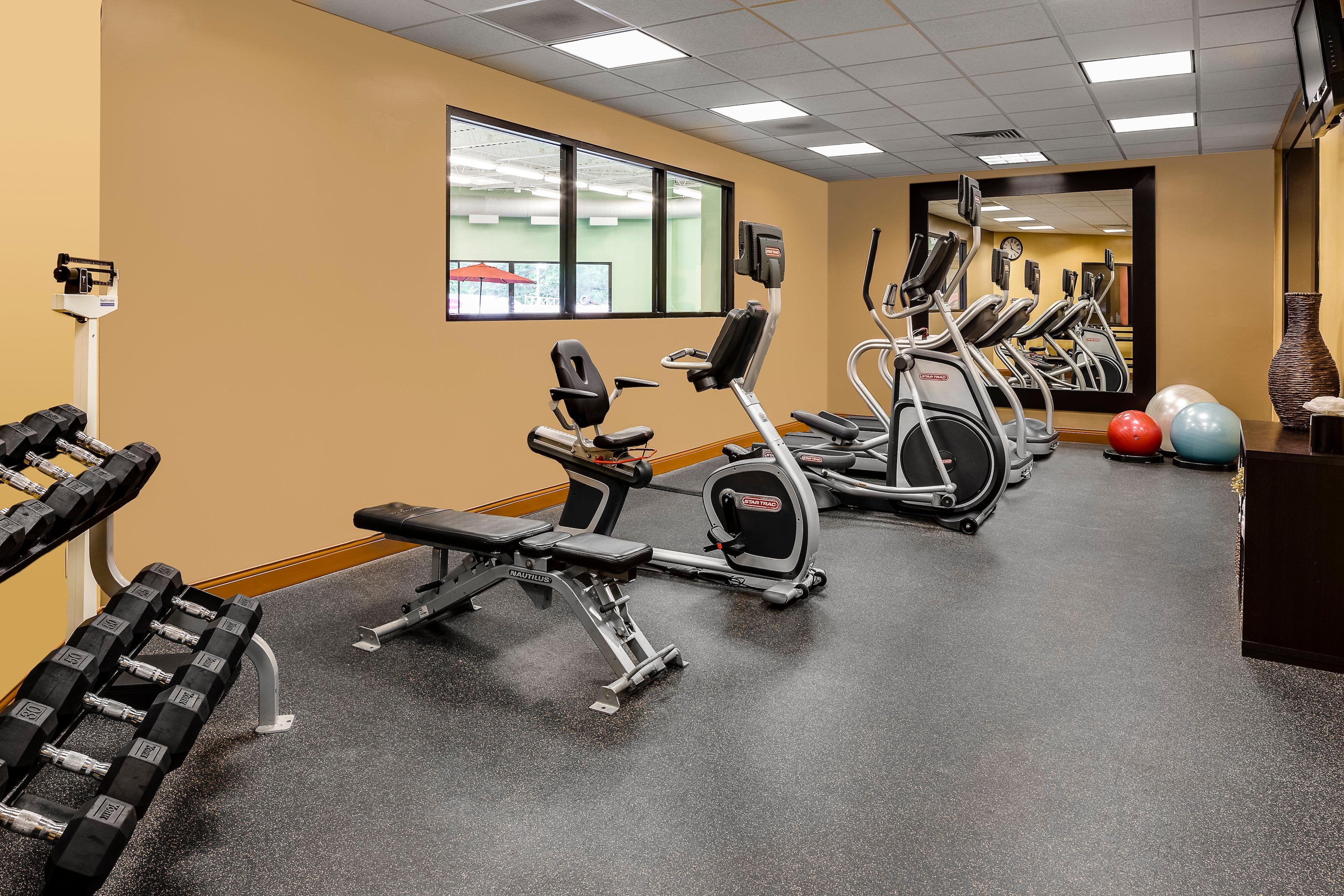 Holiday Inn Wichita East I-35 By Ihg מראה חיצוני תמונה