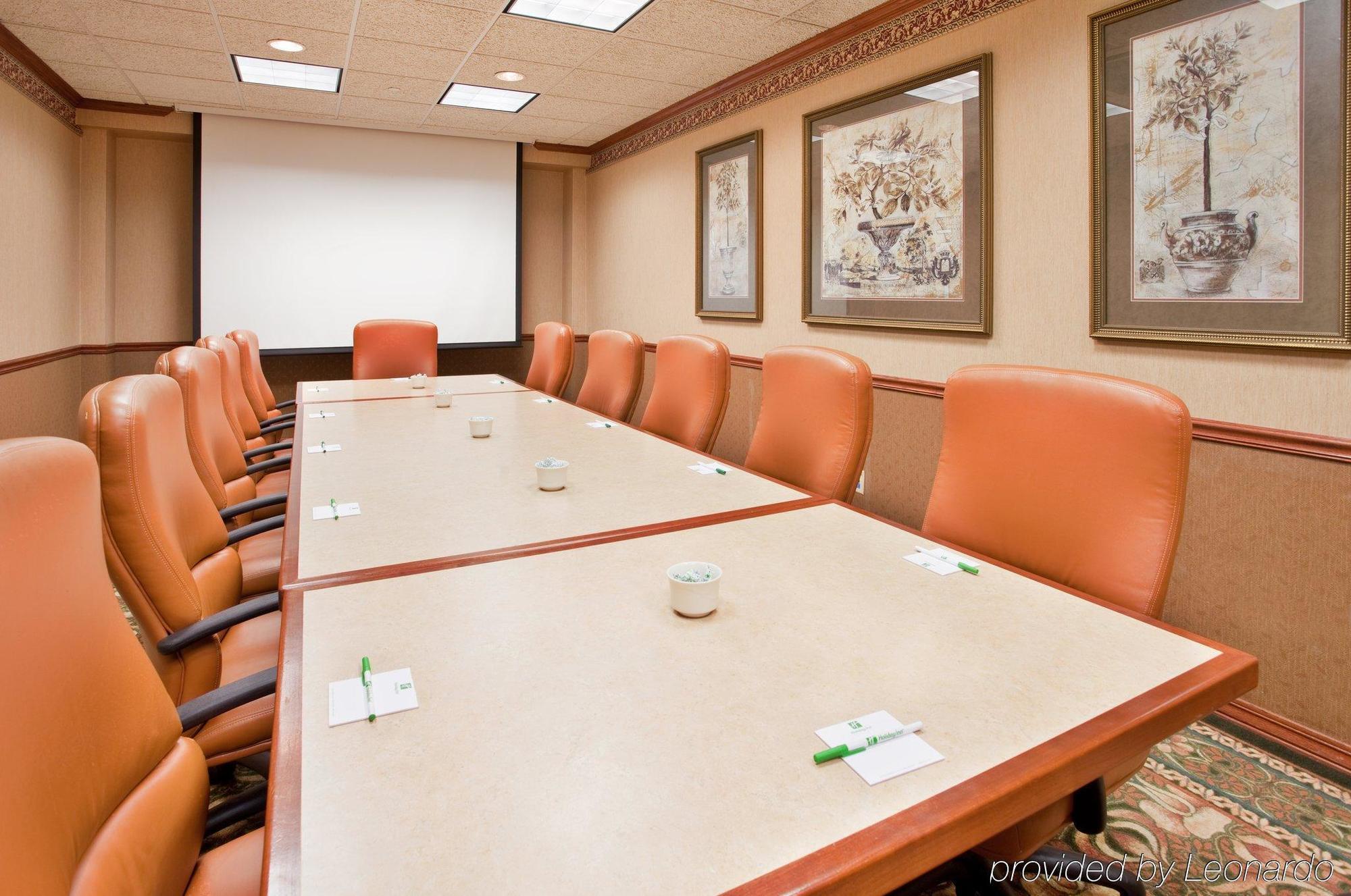 Holiday Inn Wichita East I-35 By Ihg מתקנים תמונה