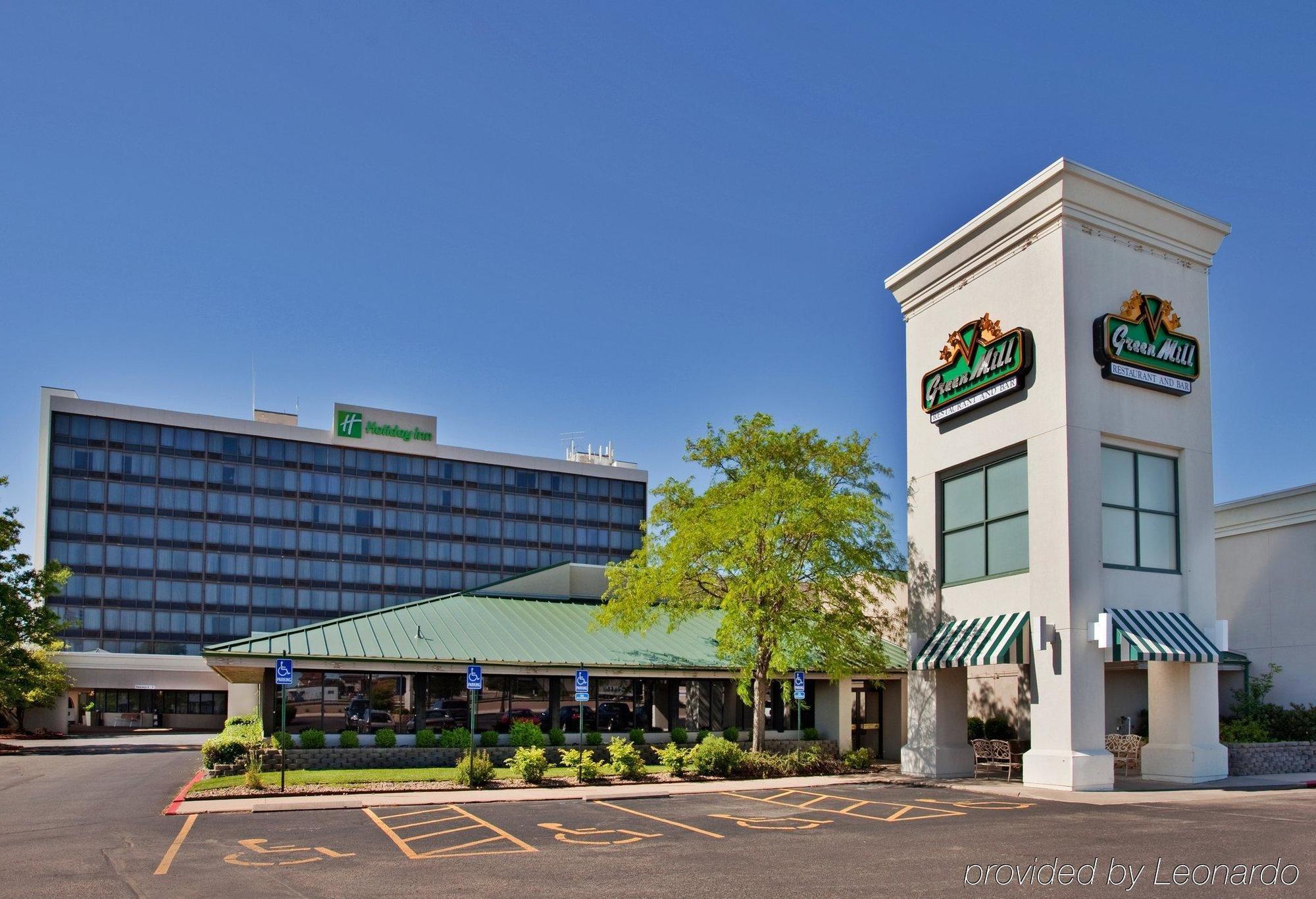 Holiday Inn Wichita East I-35 By Ihg מראה חיצוני תמונה