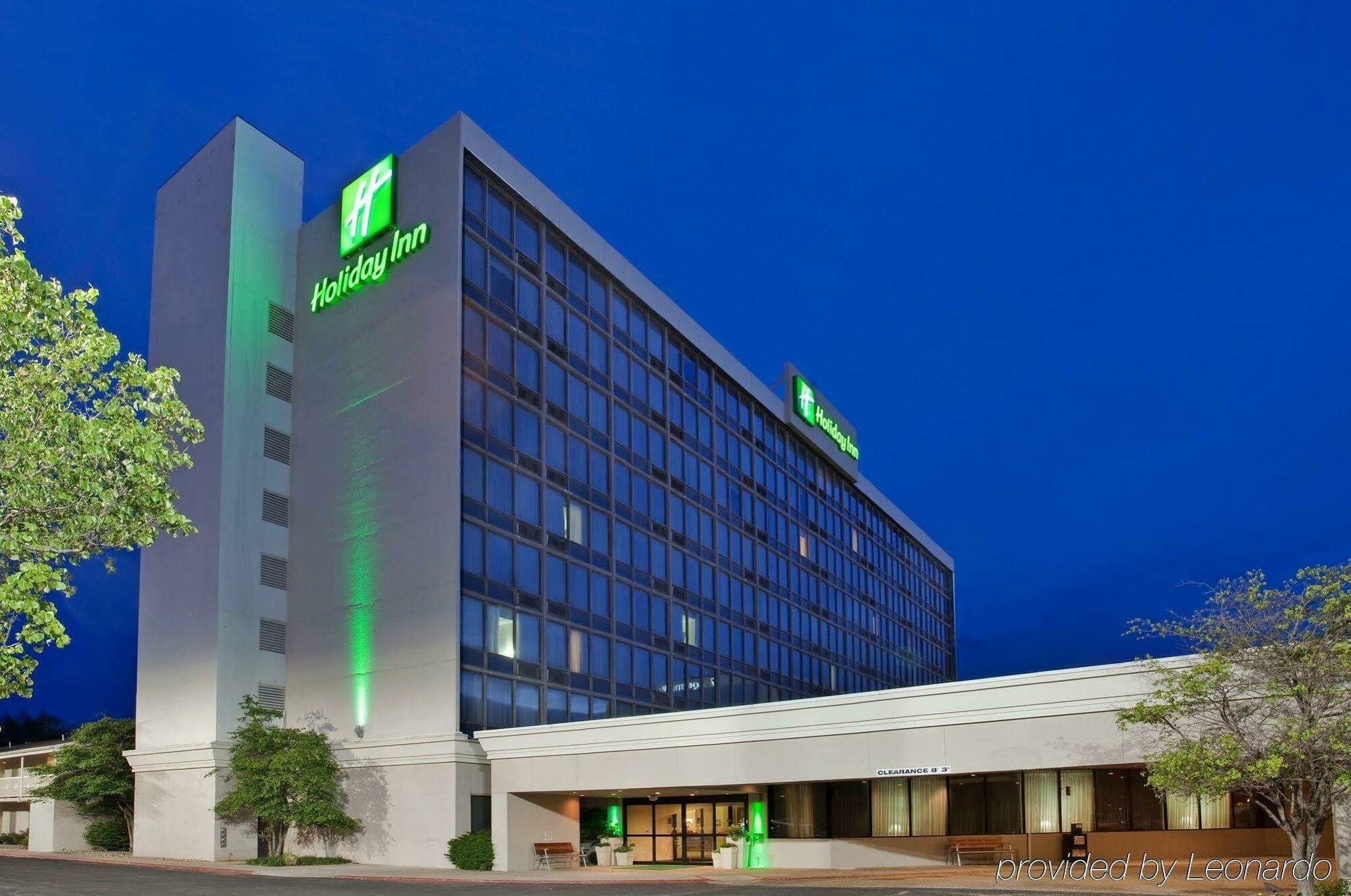 Holiday Inn Wichita East I-35 By Ihg מראה חיצוני תמונה